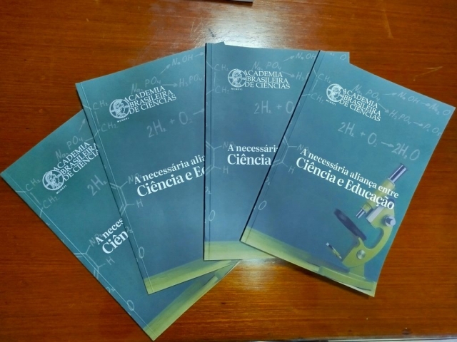 Lançamento do livro "A necessária aliança entre Ciência e Educação".